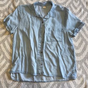 Short sleeve button down